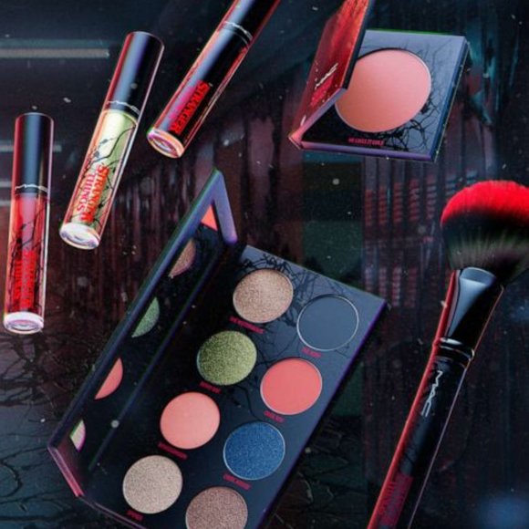 1/2 PRICE✅ MAC STRANGER THINGS 2 PC SET: The Void Eye Palette + Eye Brush  NEW - Picture 13 of 17